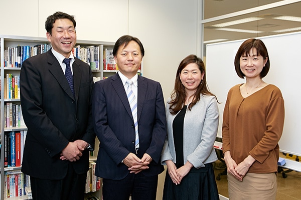 株式会社NTTデータの東矢努さんと谷奥武さんと高橋まゆみさんと木野由香さん